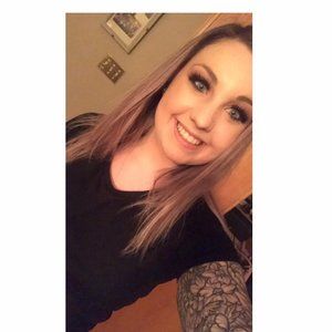 Meet your Posher, Chloe